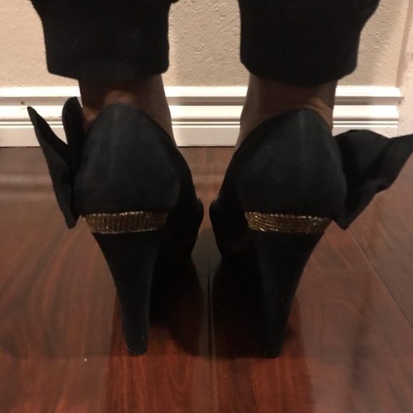 Heels - Picture 3 of 3